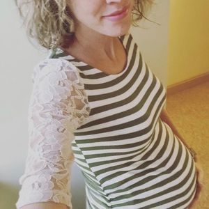 Jessica Simpson Maternity shirt